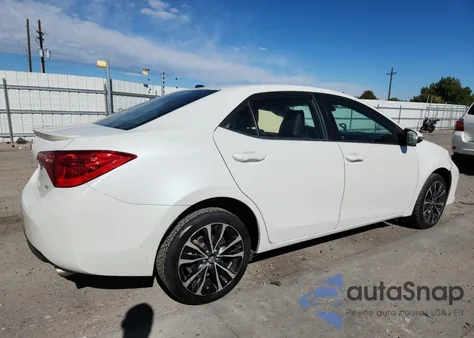 2017 Toyota Corolla L z USA, uszkodzony, nr VIN 5YFBURHE2HP595386